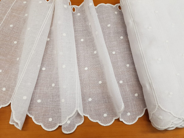 Zavesa 45 cm- bele pikice na beli osnovi