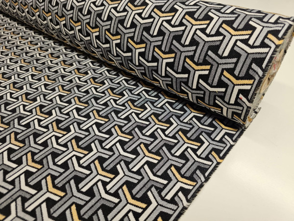 Dekor gobelin - geometrijski vzorec na črni osnovi