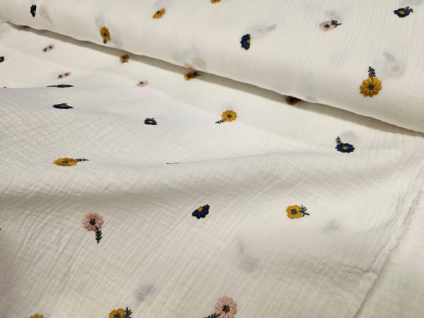 TETRA tkanina, vezena, rišelje, dvoslojna- off white barva tetra s povezenimi večbarvnimi rožicami