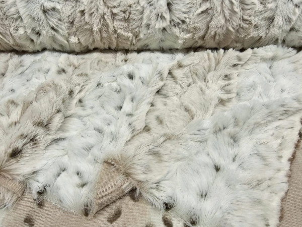Umetno krzno- svetlejše, progasto