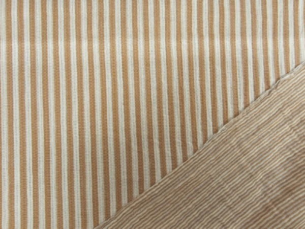 TETRA tkanina, dvoslojna, obojestranska- črte, črtice v smetana in nežno ceglasti barvi