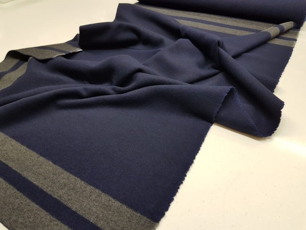 Volneni velur za plašč-modra osnova z borduro