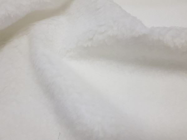 Umetno krzno-off white bela ovčka